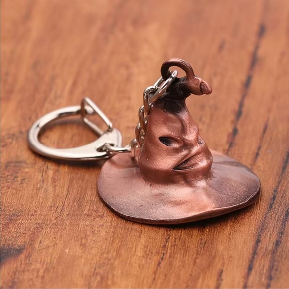 Harry Potter Sorting Hat Keychain - Picture 7 of 8